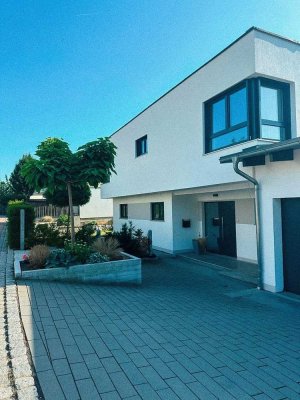 Modernes EFH mit Pool