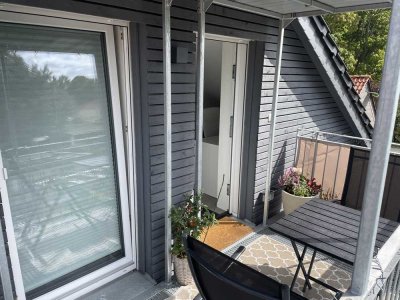 Nachmieter für wunderschöne Dachgeschosswohnung gesucht - mit Balkon, Garten und Außenstellplatz