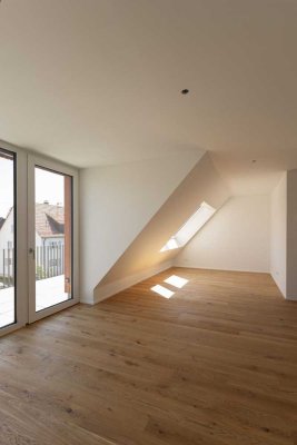 Exklusive 2,5-Zi-DGwohnung mit geh. Innenausstattung mit Balkon