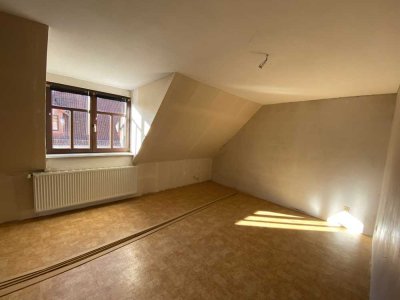 Geräumige 1 Raum Wohnung im Dachgeschoss