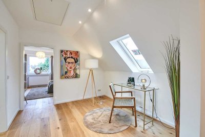 Modernes Familienhaus mit offenem Wohnkonzept und komplett neu gestaltetem Obergeschoss, Courtagefre