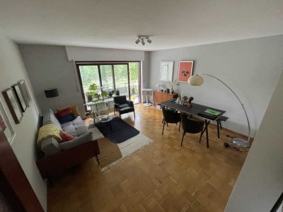 Wohnen mit Blick ins Grüne – 2 Zimmer, Balkon & Tiefgarage