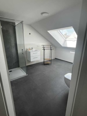 Neu renovierte 1-ZKB Dachgeschosswohnung in Bobingen