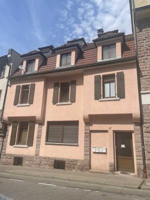 Renovierungsbedürftiges Mehrfamilienhaus in Baden-Baden Lichtental