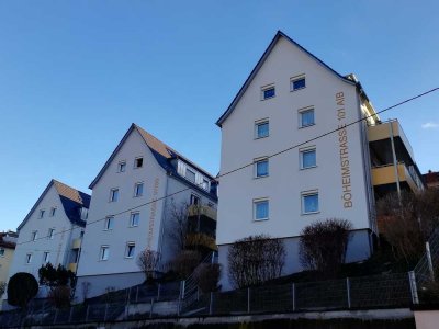 Klein aber fein! Neu sanierte 3-Zimmer-DG Wohnung in Stuttgart-Heslach für Single oder Pärchen
