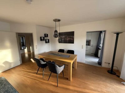 Top Lage-sehr schöne Wohnung-Voll Möbliert- Balkon- Garage-