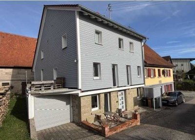 Modernisiertes Zuhause mit klassischem Charme...