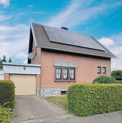 energetisch modernisierter Altbau- freistehendes Einfamilienhaus auf großem Grundstück in Buir