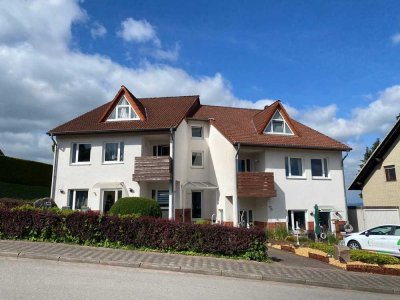 Ruhige Lage, herrliche Aussicht, top DG Wohnung frei.