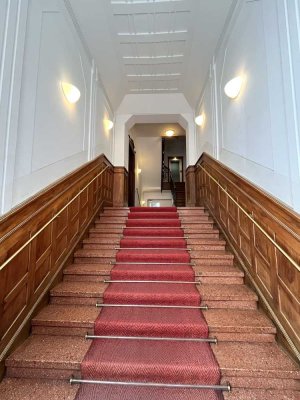 Von Privat: Schöne Altbauwohnung in gepflegtem Denkmalobjekt