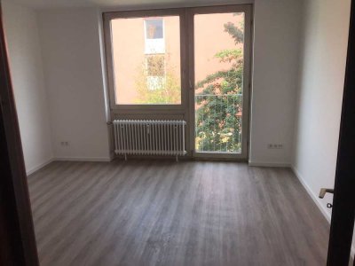 Neu renovierte und neu möblierte 1-Zimmer-Wohnung in München Berg am Laim