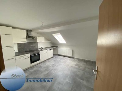 STARK! Geräumige Dachgeschoss-Wohnung mit Einbauküche!