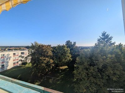 Attraktive, renovierte 3-Zimmer-Wohnung 
mit Balkon und Weitblick