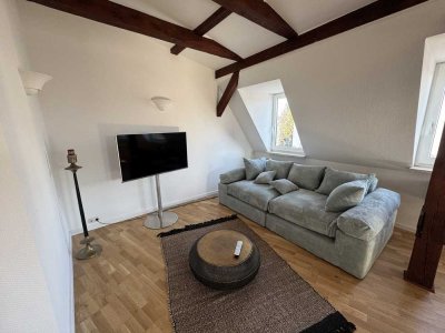 Exklusive 3-Raum-DG-Wohnung, vollmöbliert zu vermieten! BEFRISTET