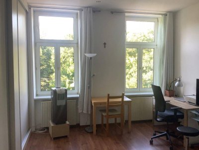 Single oder Pärchenwohnung in zentraler Lage, sehr gute Anbindung an Bus und Bahn