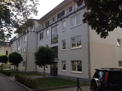 Sonnige Erdgeschosswohnung mit Terrasse und barrierearmen Bad