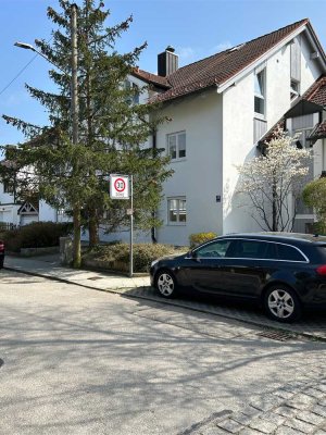 Attraktive Erdgeschosswohnung mit Terrasse, Garten und Hobbyraum
