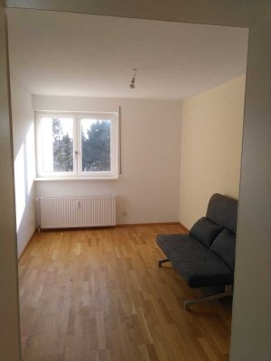 Hochwertig renovierte 3,5-Raum-Wohnung mit Einbauküche und Süd-Balkon in Aichwald