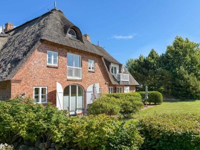 Exklusives Wohnen unter Reet - Dachgeschosswohnung in SPO Dorf