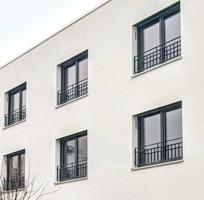 Helle  2-Zimmer-Wohnung mit Wintergarten