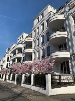 Premium Wohnen: Teilmöbliertes Apartment mit 2 Zimmern in Alt-Oberkassel!