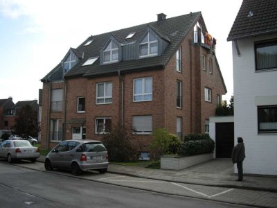 Helle, moderne 2 ZKDB mit Südterrasse in ruhiger Lage von Würselen