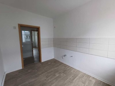 Hier wird für Sie neu saniert - EG rechts