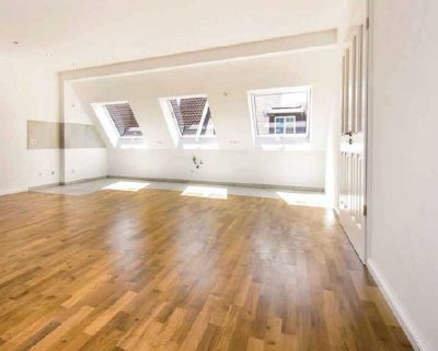 + Hochwertiges und energetisches Denkmal mit West-Balkon, Parkett, Wohnküche, CAT-7 Netzwerk +