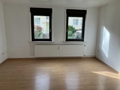 Vollständig renovierte 3-Zimmer-Erdgeschosswohnung (WG-geeignet)