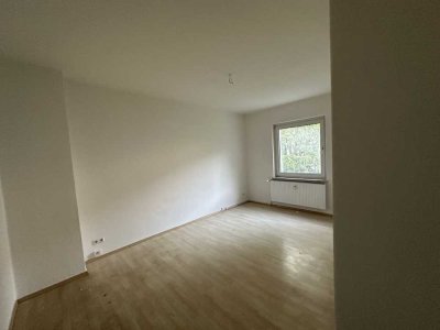 Geschmackvolle, vollständig renovierte 2-Zimmer-Wohnung mit Balkon in Hannover/Ahlem