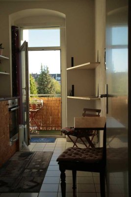 Wunderschöne 2-Zimmer-Wohnung mit Einbauküche, Parkett und Balkon