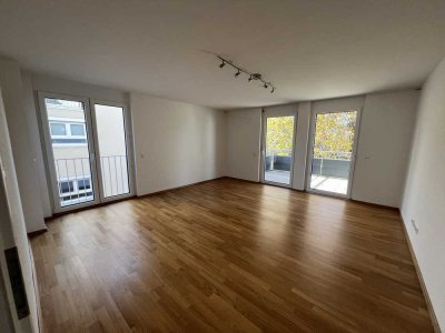 Helle 4-Zimmer-Wohnung mit Einbauküche und großer Terrasse
