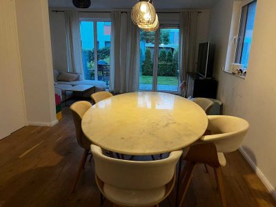 Modernes KfW40-Doppelhaus mit Garten & Carport – von Privat
