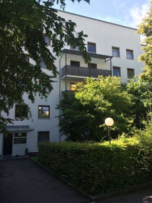 Passau-Zentrum, teilmöblierte 2-Zi.- Studentenwohnung, direkt am Klostergarten
