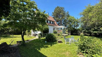 Freestanding single family house with very big yard in Musberg! Freistehendes EFH in Musberg mit ...