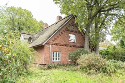 Viel Platz & Potenzial: Ein- oder Zweifamilienhaus mit großer Scheune in Kutenholz