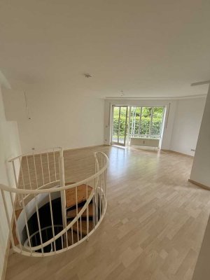 Freies 1. Zimmer Apartment mit Hobbyraum zu Verkaufen!