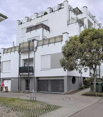 Hübsche 2 Zimmerwohnung mit Küche und Balkon