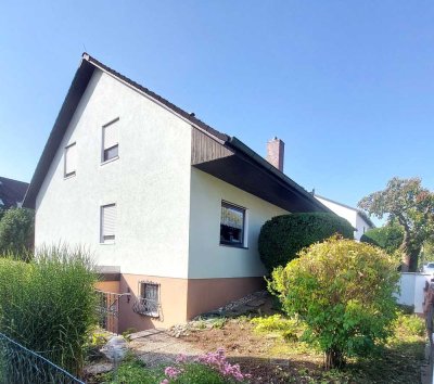 Gehobenes Mehrgenerationenhaus mit 5 SZ und Potenzial zum 3-FH in Cadolzburg
