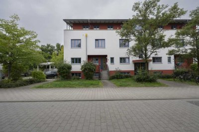 Haus im Haus über 4 Etagen in bester Südlage inklusive 2 KFZ Stellpätze! Bezugsfrei