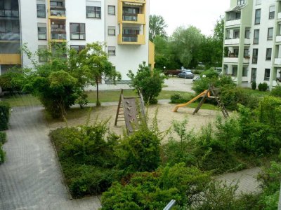 Gepflegte 2-Zimmer-Wohnung mit Balkon, Einbauküche, TG-Stellplatz und Lift