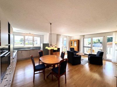Moderne 4-Zimmerwohnung mit zwei TG-Parkplätzen und Balkon