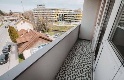 Helle 2 Zimmer-Wohnung WG geeignet