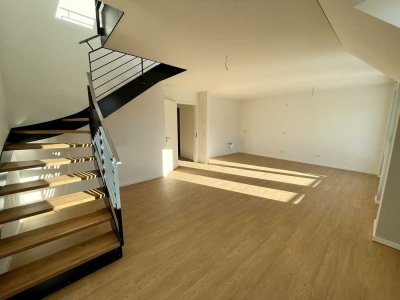 Moderne und lichtdurchflutete 3-Zimmer Maisonette mit Balkon in D-Oberbilk