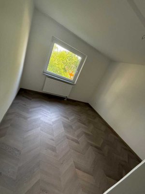 Erstbezug nach Sanierung: 3 Zimmer mit Balkon in Dortmund-Berghofen
