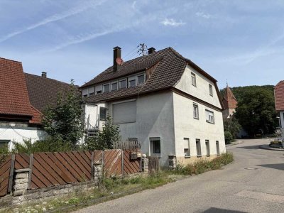 3-FAMILIENHAUS MIT SCHEUNE 
UND GARAGE IN 
BRAUNSBACH-GEISLINGEN