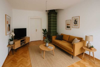 Ansprechende, grundsanierte helle 5 Zimmer Altbauwohnung mit Balkon