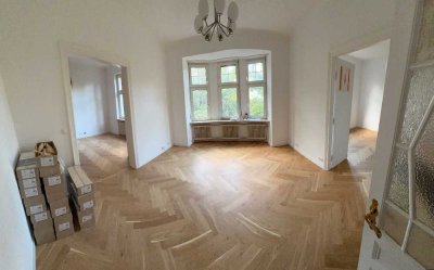 Erstbezug nach Sanierung: Großzügige Altbauwohnung in Frankfurt Höchst von privat