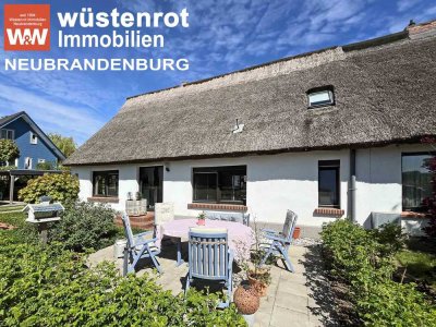 EIN TRAUMHAUS TOP AUSGESTATTET MIT EINBAUKÜCHE + KAMIN + ZWEI BÄDER + PHOTOVOLTAIKANLAGE