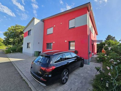 Moderne Luxus Traumwohnung in ruhiger Lage – 210 m² Wfl mit 7 Zimmern, zwei Bädern + 300m2 Garten